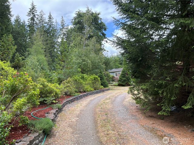 131 E Midnight Court, Allyn, WA 98524