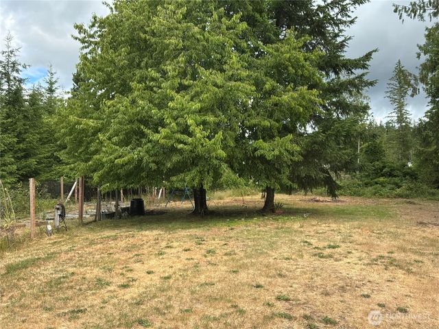 131 E Midnight Court, Allyn, WA 98524