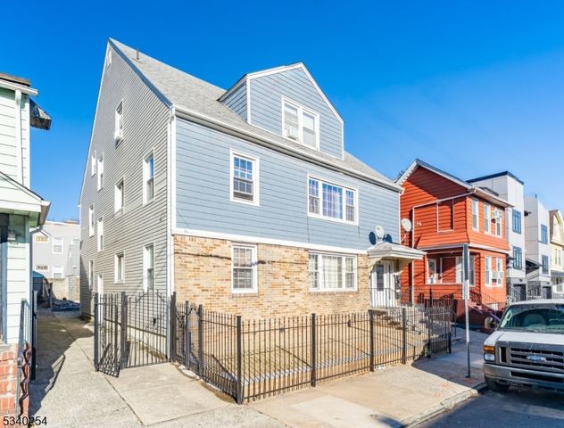 25 Shaw Ave, Newark City, NJ 07112