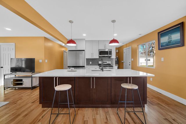 7415 Montana Avenue, Hammond, IN 46323