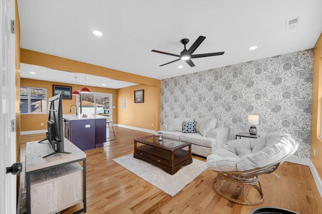 7415 Montana Avenue, Hammond, IN 46323