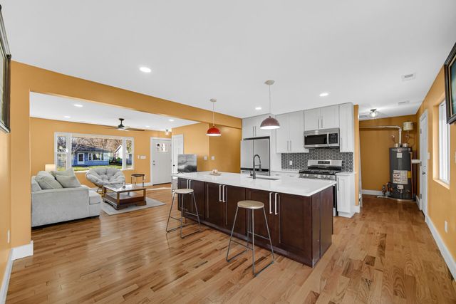 7415 Montana Avenue, Hammond, IN 46323