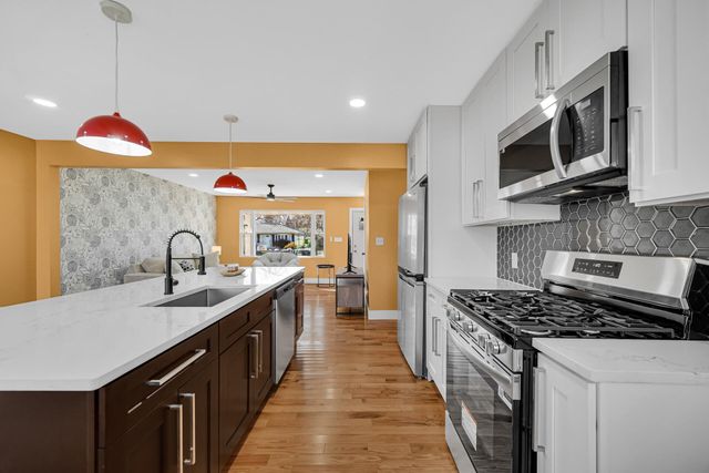 7415 Montana Avenue, Hammond, IN 46323