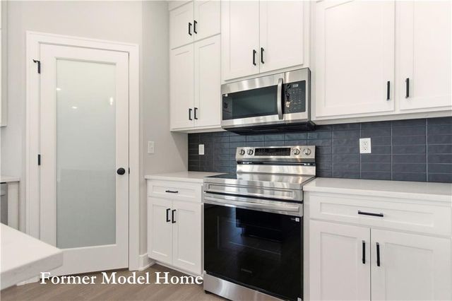 8012 SE Hoot Owl Street, Blue Springs, MO 64014