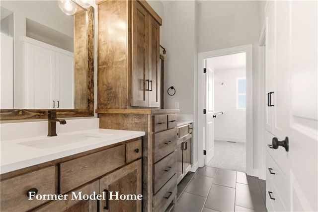 8012 SE Hoot Owl Street, Blue Springs, MO 64014