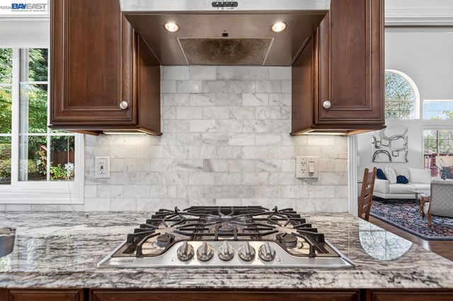 620 Amberwood Way, Livermore, CA 94551