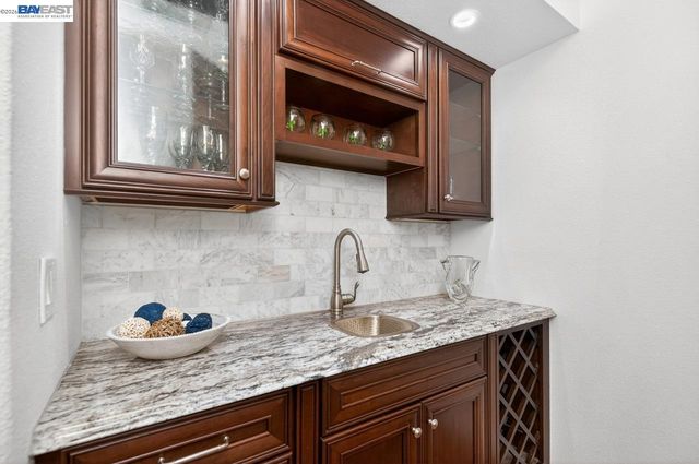 620 Amberwood Way, Livermore, CA 94551