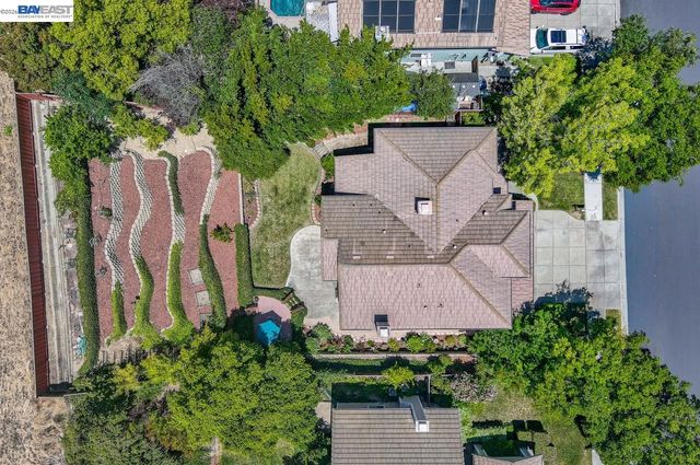 620 Amberwood Way, Livermore, CA 94551
