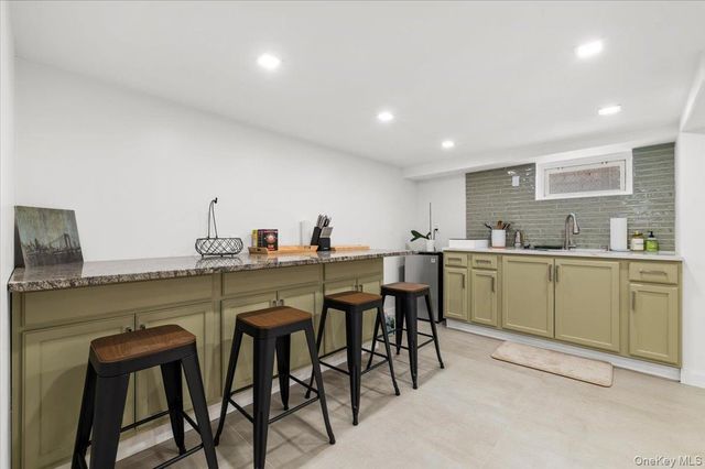 33 McKee Street, Floral Park, NY 11001