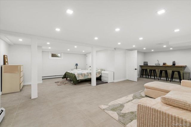 33 McKee Street, Floral Park, NY 11001