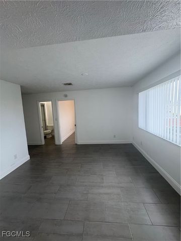 5101 Manor CT 1, Cape Coral, FL 33904