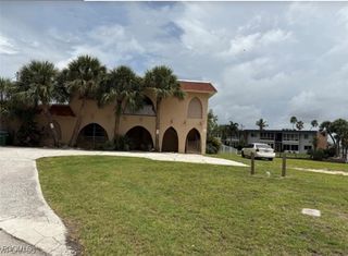 5101 Manor CT 1, Cape Coral, FL 33904