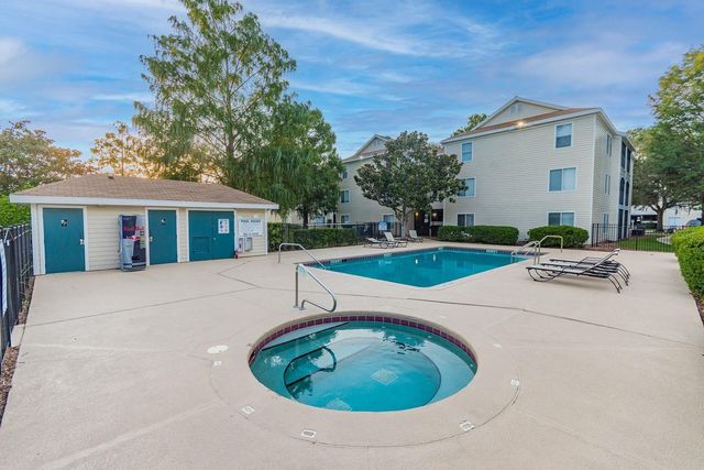 3800 SW 20TH AVENUE 611, Gainesville, FL 32607