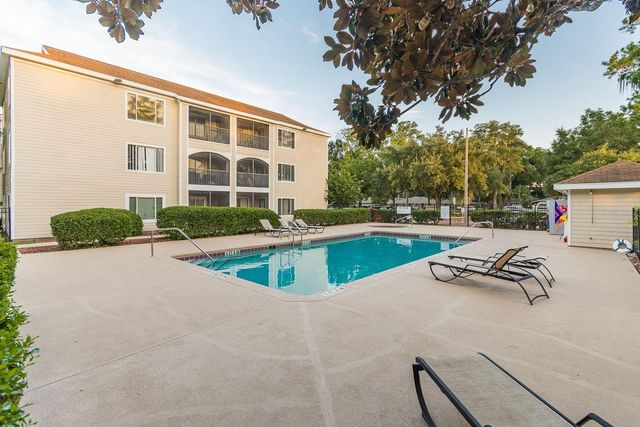 3800 SW 20TH AVENUE 611, Gainesville, FL 32607