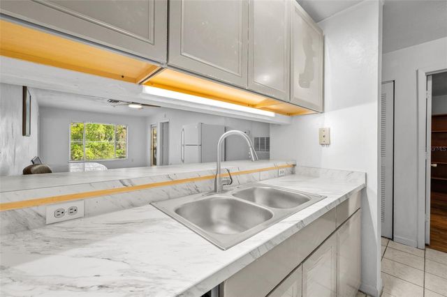 3800 SW 20TH AVENUE 611, Gainesville, FL 32607