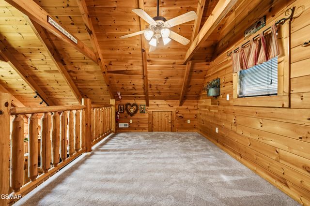 1922 Beach Front Dr, Sevierville, TN 37876