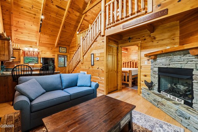 1922 Beach Front Dr, Sevierville, TN 37876