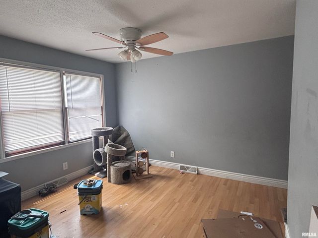 1050 W FAYETTE Avenue, Springfield, IL 62704