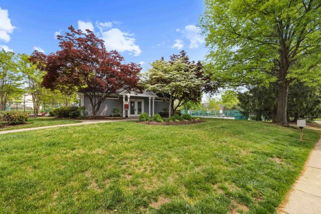 423 FOXRIDGE DR SW, Leesburg, VA 20175