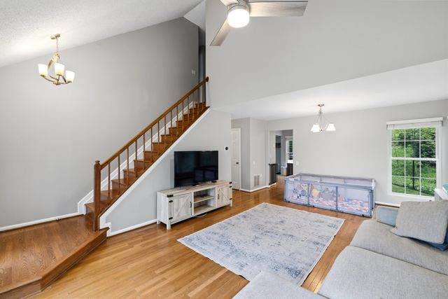 423 FOXRIDGE DR SW, Leesburg, VA 20175