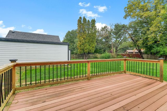 817 Kenwood Lane, Maplewood, MN 55117