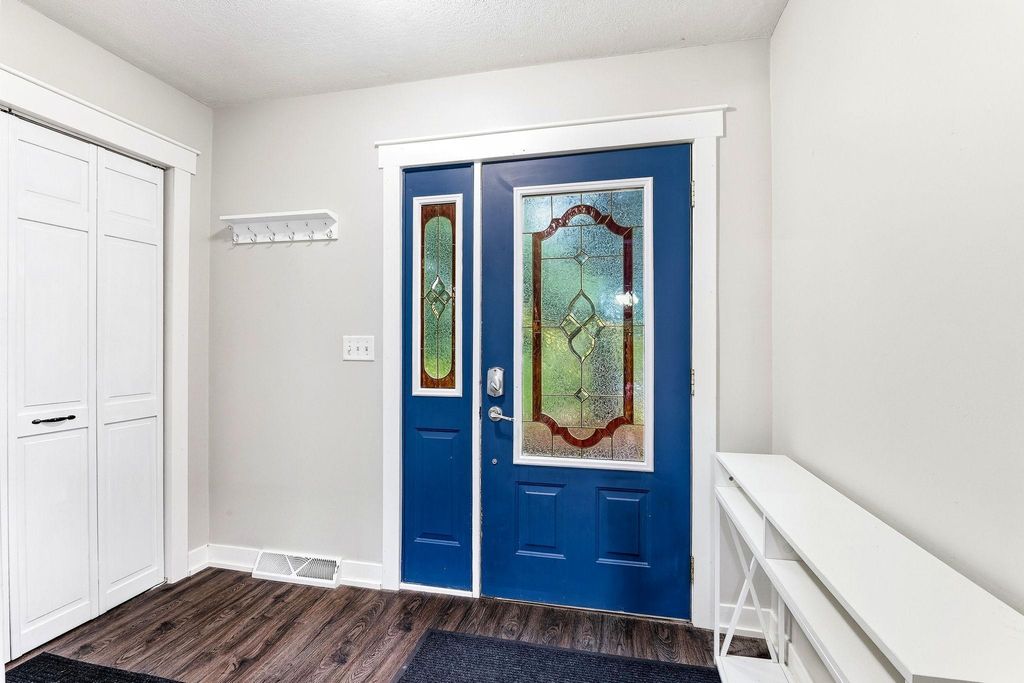 817 Kenwood Lane, Maplewood, MN 55117 — photo 2