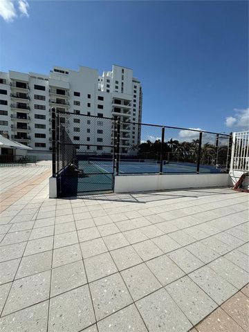 5445 Collins Ave 1520, Miami Beach, FL 33140