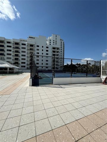 5445 Collins Ave 1520, Miami Beach, FL 33140