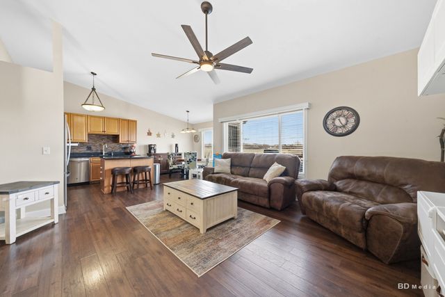 8338 W Chestnut Court, Frankfort, IL 60423