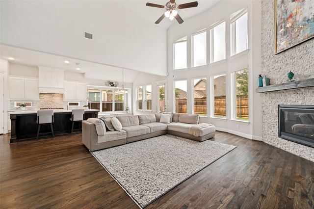 804 Yarrow Street, Little Elm, TX 75068