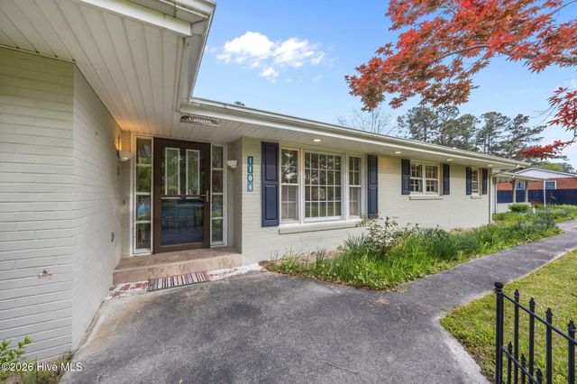 1104 Longview Drive, New Bern, NC 28562