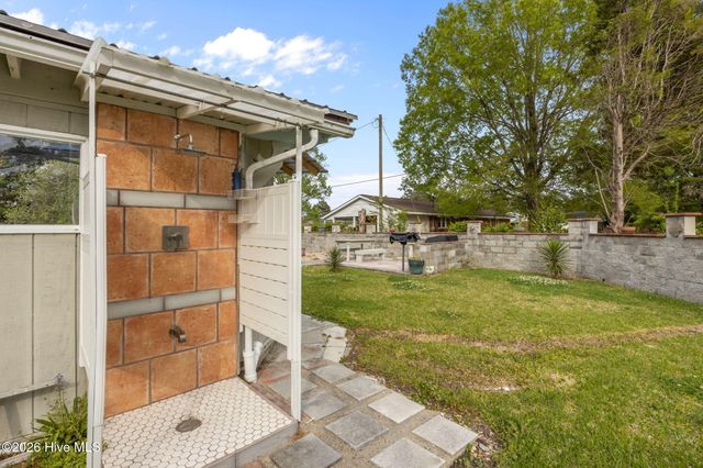 1104 Longview Drive, New Bern, NC 28562