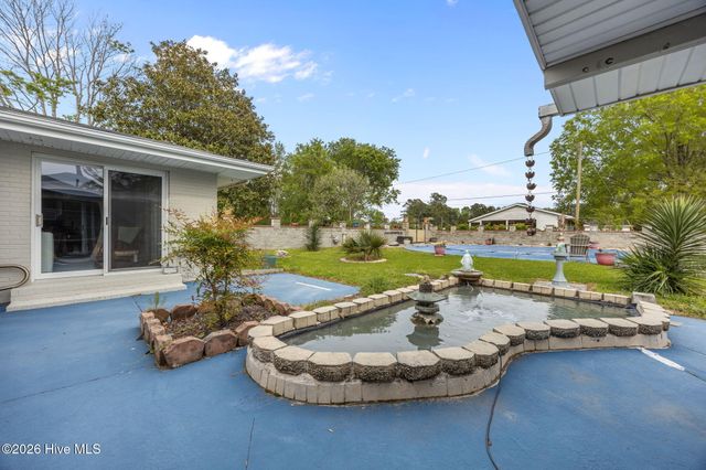 1104 Longview Drive, New Bern, NC 28562