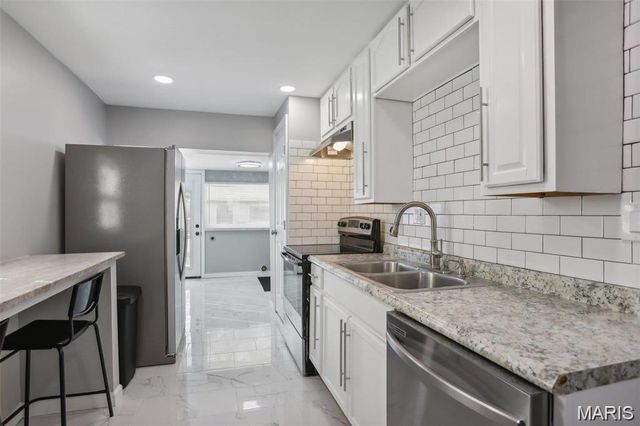 6726 Vernon Avenue, University City, MO 63130