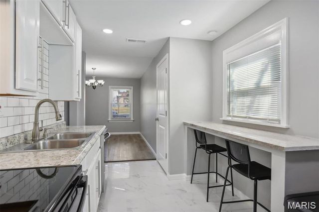 6726 Vernon Avenue, University City, MO 63130