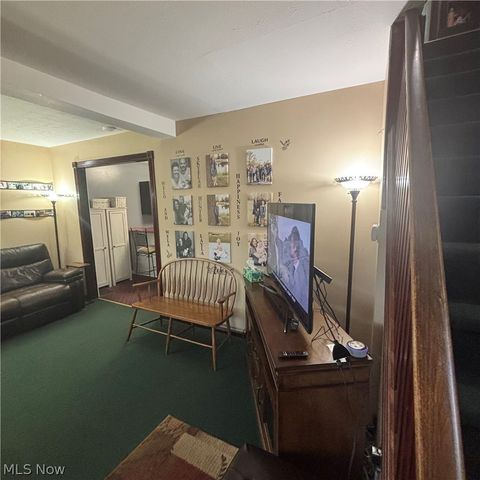 716 Foster Avenue, Elyria, OH 44035
