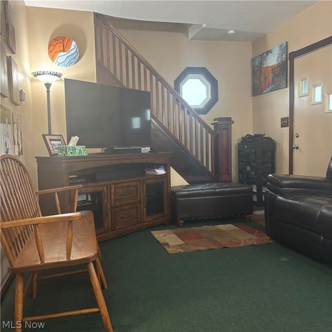 716 Foster Avenue, Elyria, OH 44035