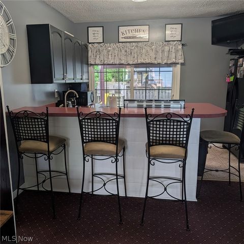 716 Foster Avenue, Elyria, OH 44035