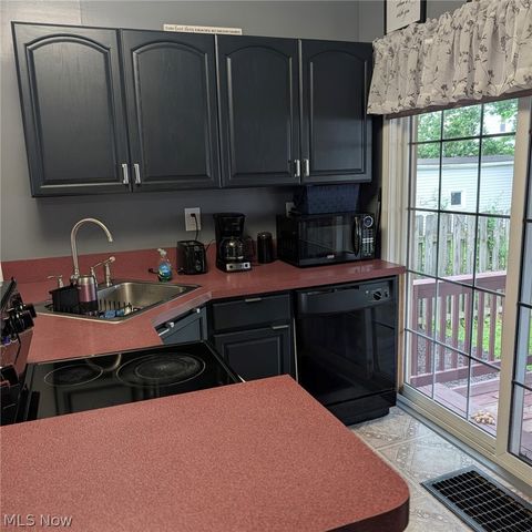 716 Foster Avenue, Elyria, OH 44035