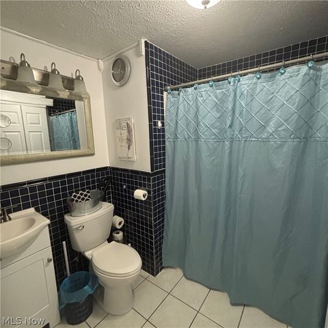 716 Foster Avenue, Elyria, OH 44035