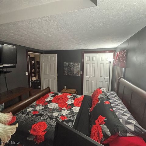 716 Foster Avenue, Elyria, OH 44035