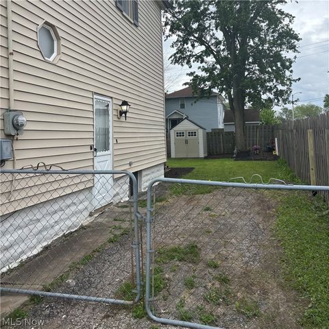 716 Foster Avenue, Elyria, OH 44035