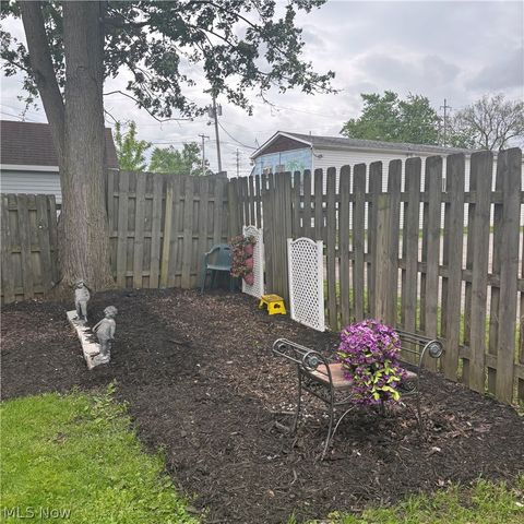 716 Foster Avenue, Elyria, OH 44035