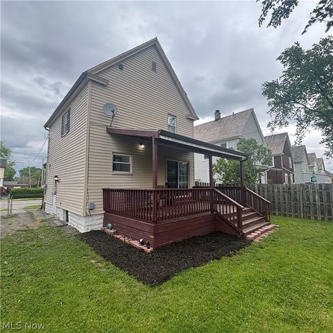 716 Foster Avenue, Elyria, OH 44035