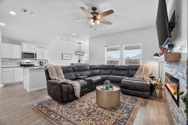 1504 Battery Park Drive, Alvarado, TX 76009