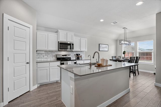 1504 Battery Park Drive, Alvarado, TX 76009