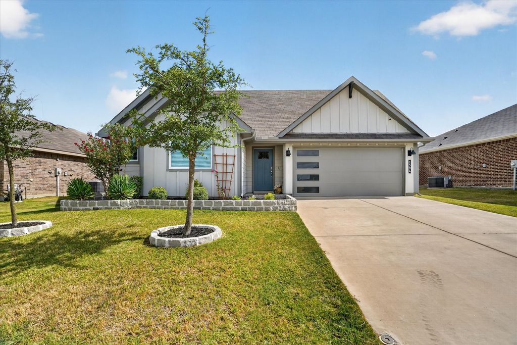 1504 Battery Park Drive, Alvarado, TX 76009 — photo 2