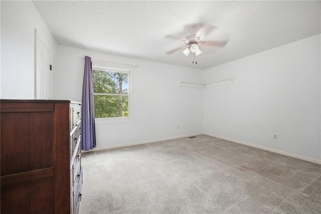 6220 N Indiana Avenue, Kansas City, MO 64119