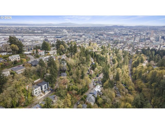 Nw VERDE VISTA Ter, Portland, OR 97210