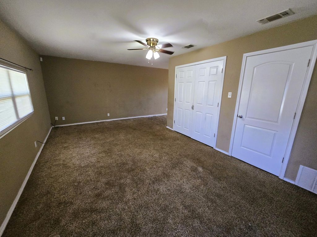 Image 3 of property listing at 11886 Coleman Street, Carlsbad, TX 76934